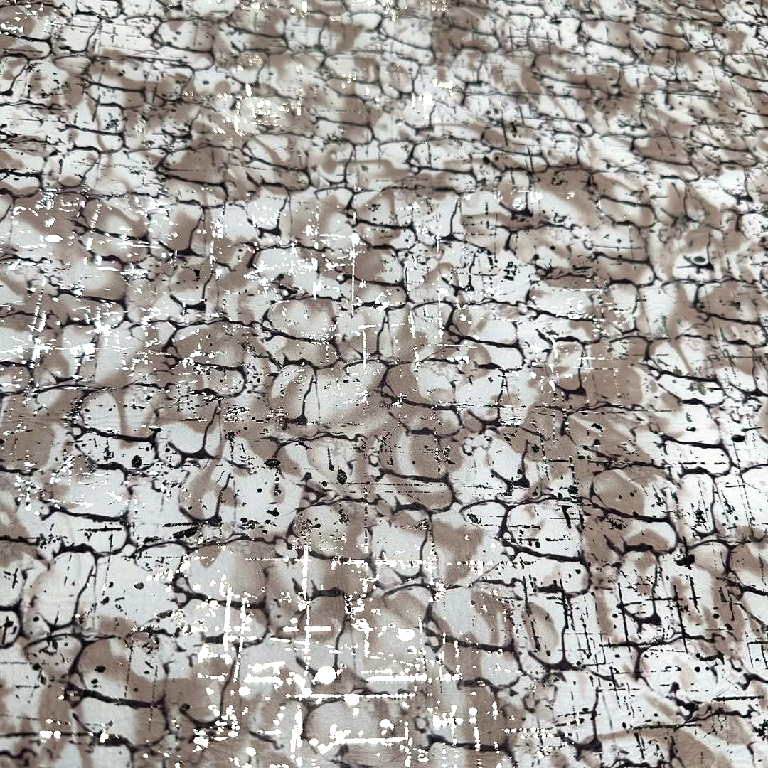 Schuh- & Taschenleder „Abstract Silver Smoke auf Beige“ – Lammnappa mit Metallic-Print 