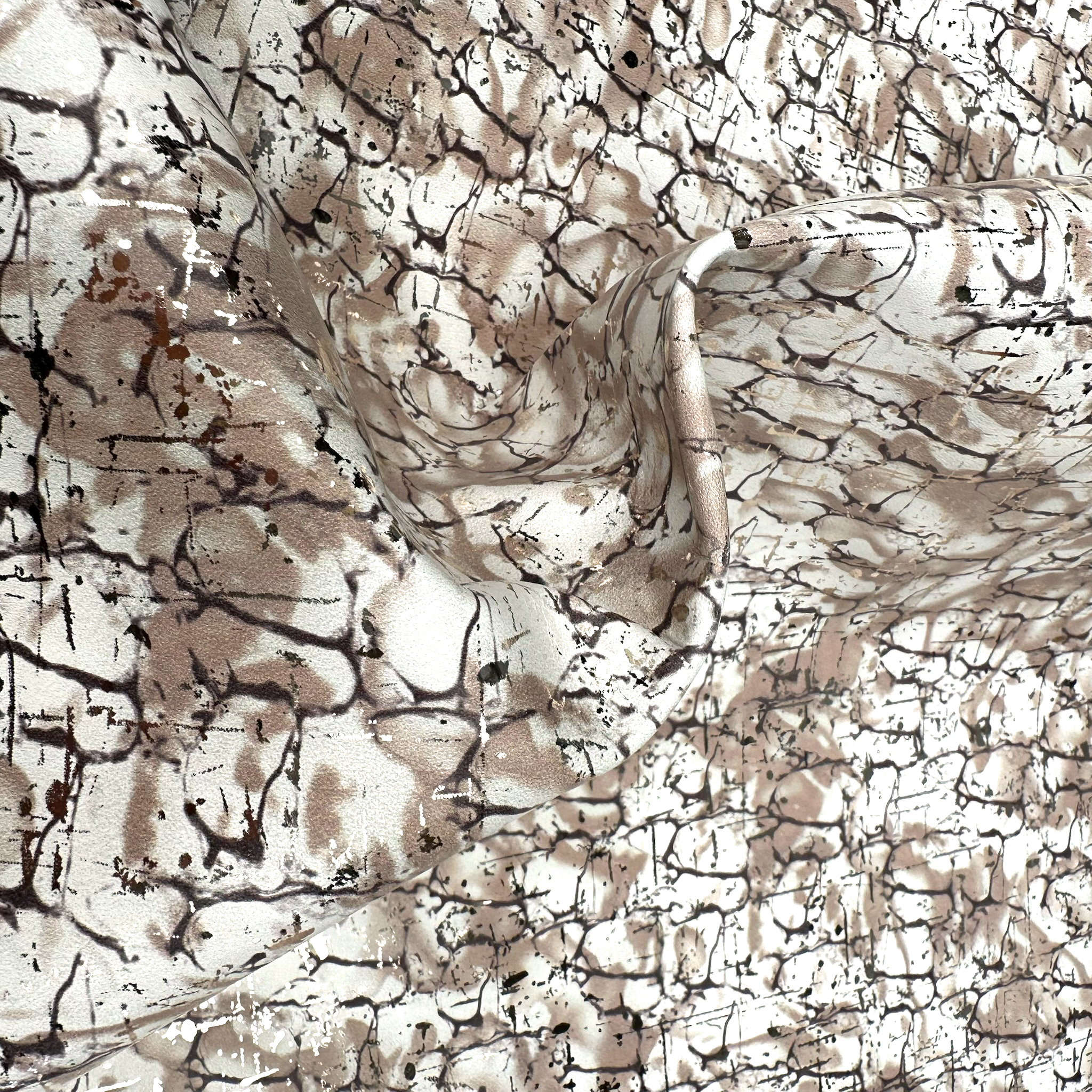 Schuh- & Taschenleder „Abstract Silver Smoke auf Beige“ – Lammnappa mit Metallic-Print 