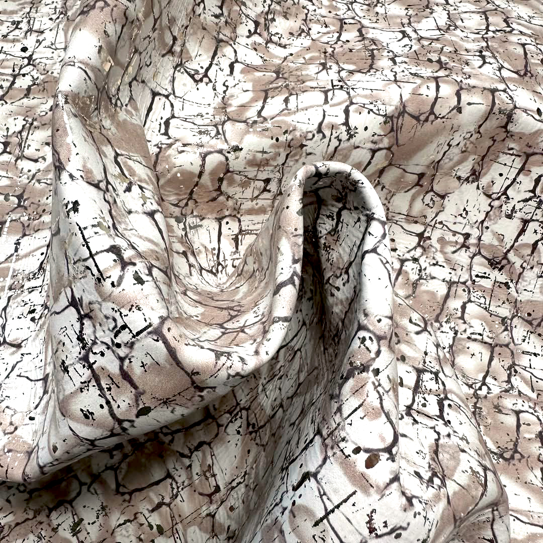 Schuh- & Taschenleder „Abstract Silver Smoke auf Beige“ – Lammnappa mit Metallic-Print 