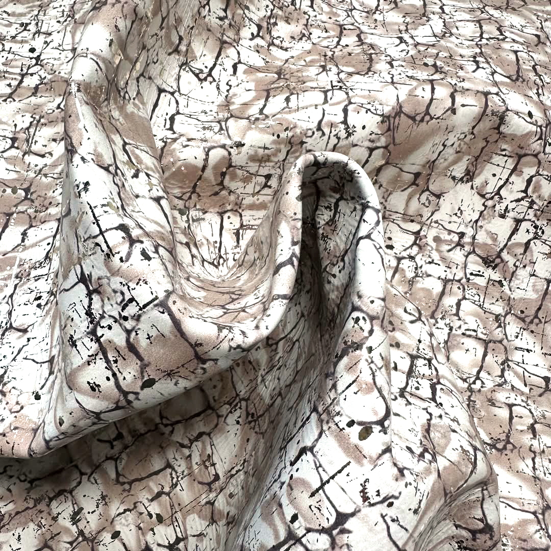 Schuh- & Taschenleder „Abstract Silver Smoke auf Beige“ – Lammnappa mit Metallic-Print 