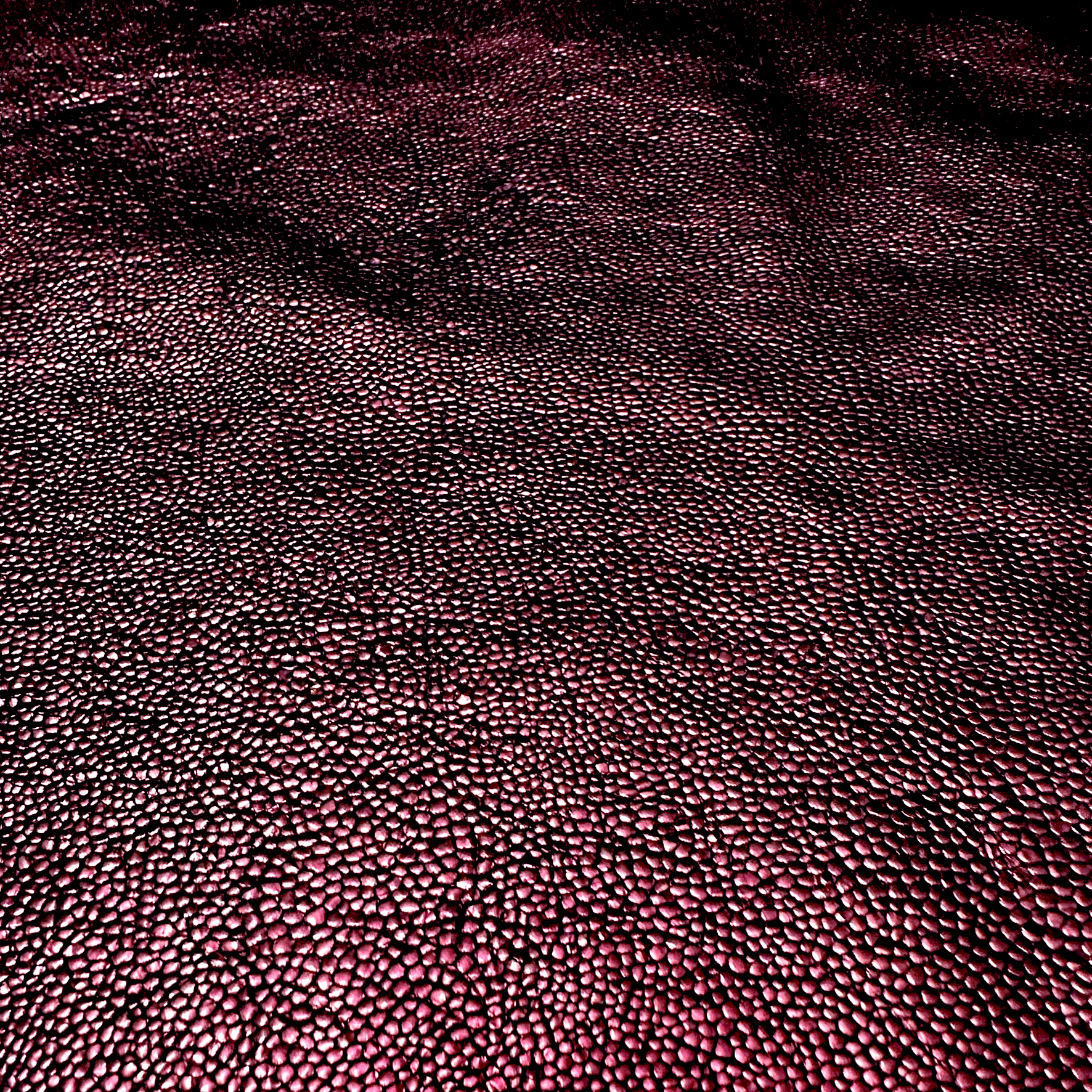 Schuh- & Taschenleder „Weinrot Metallic Noppe“ – Rindleder mit 3D-Noppenstruktur  