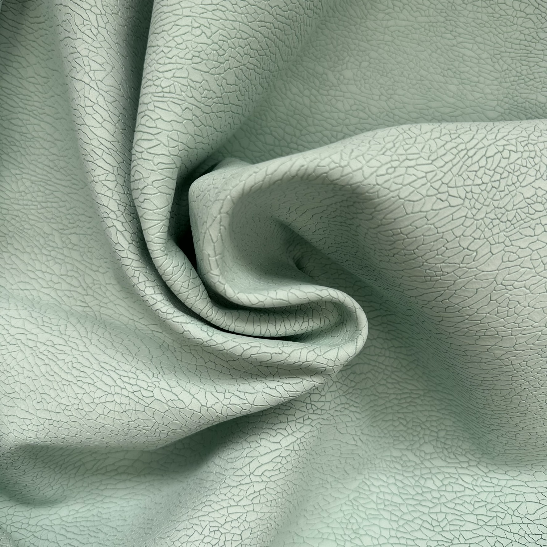 Schuh- & Taschenleder „Craquelé Mint Nubuk“ – Rindleder mit 3D-Struktur in frischer Farbe