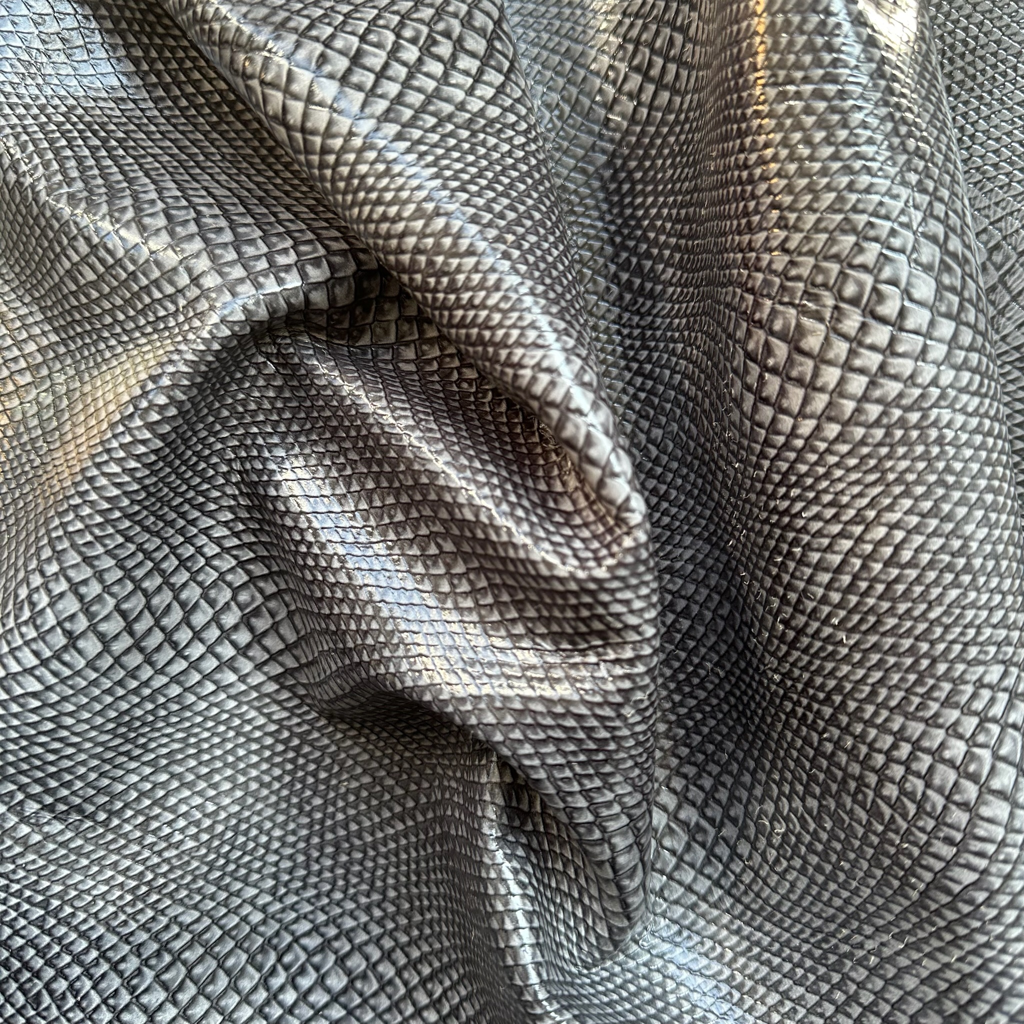 Schuh- & Taschenleder „Python Grau“ – Geprägtes Rindleder mit Schlangenstruktur