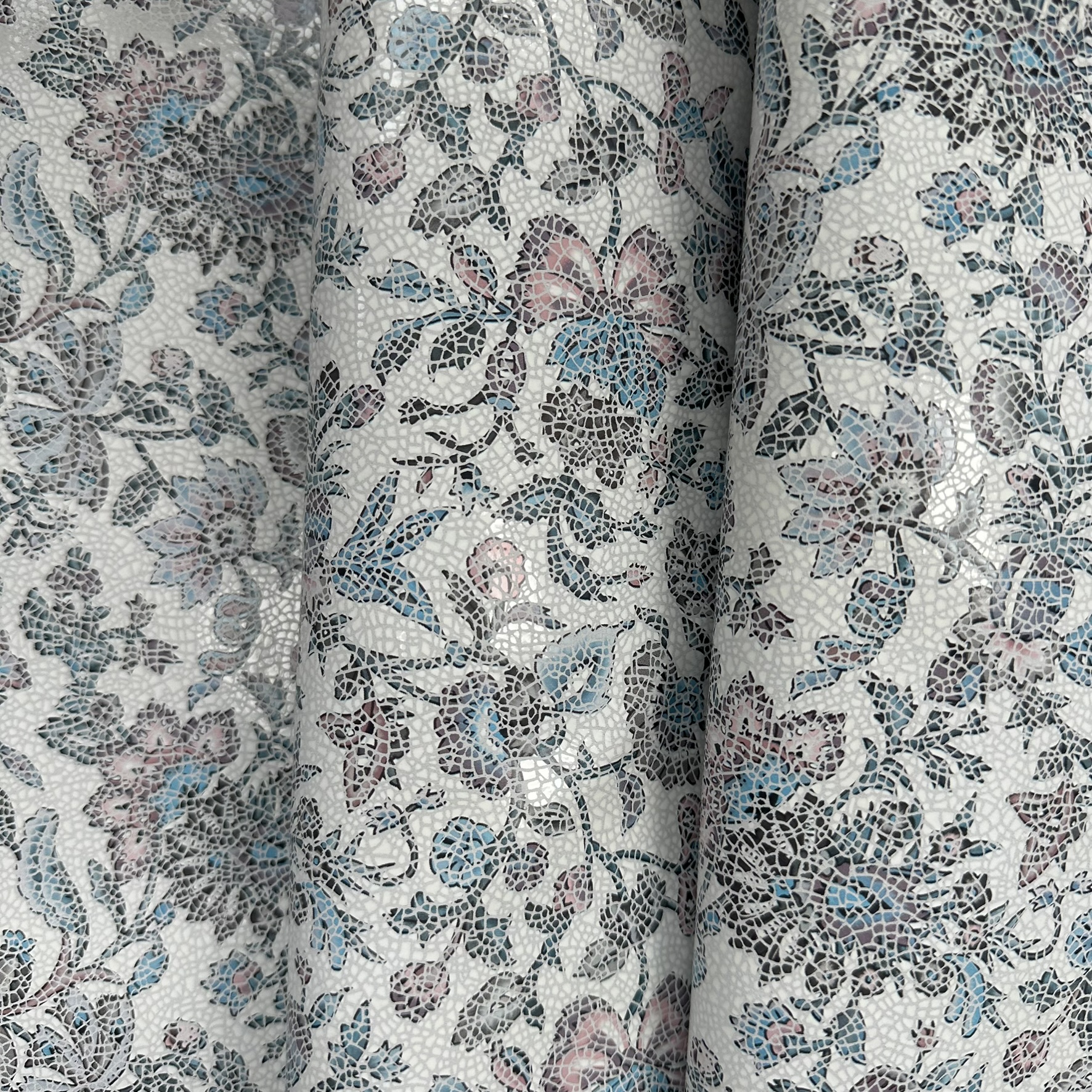 Schuh- & Taschenleder „Craquelé Floral Pastell“ – Rindleder mit glänzendem Blumenmuster