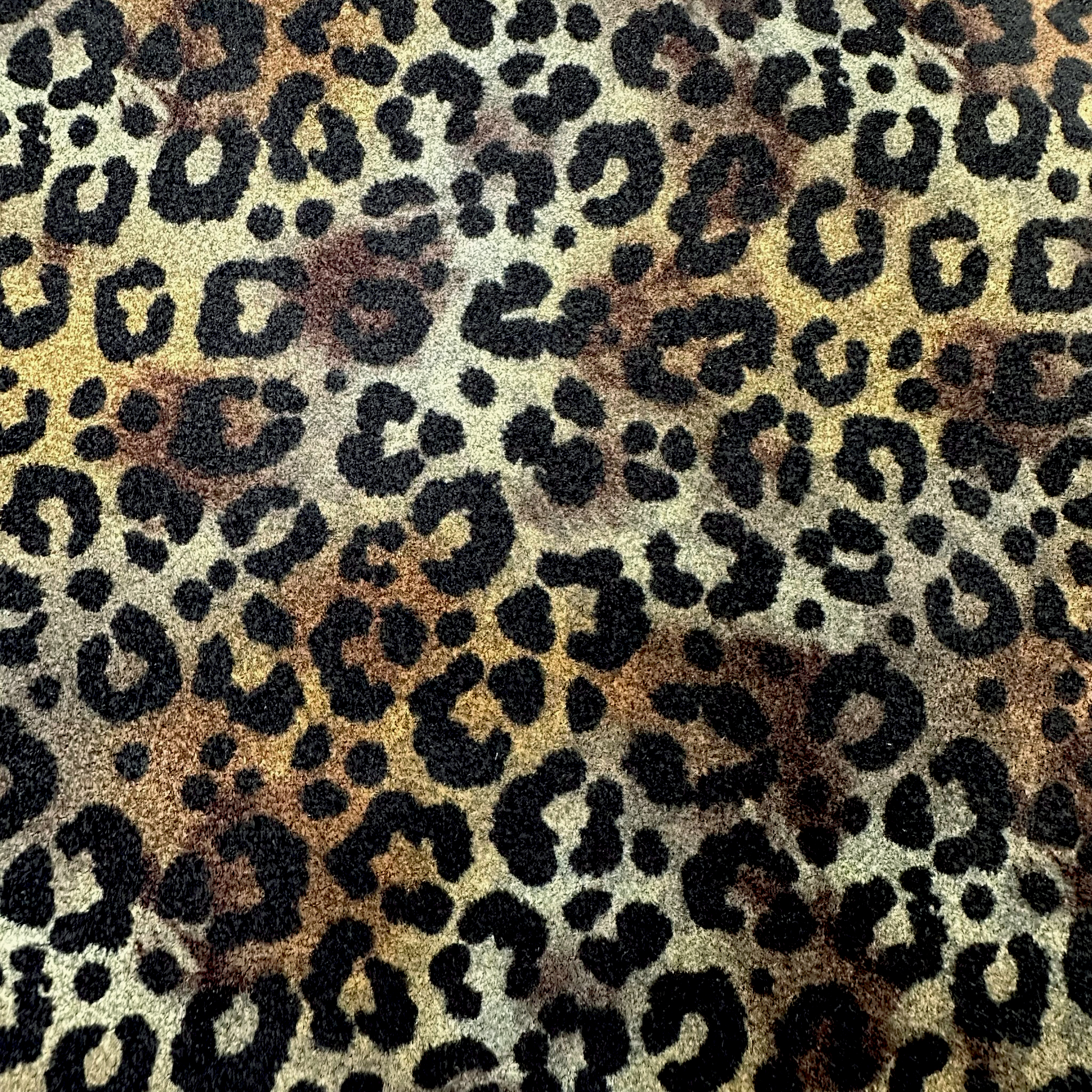 Schuh- & Taschenleder „Leopard Olivgrün Velour“ – Veloursleder mit Leoprint  in Grün