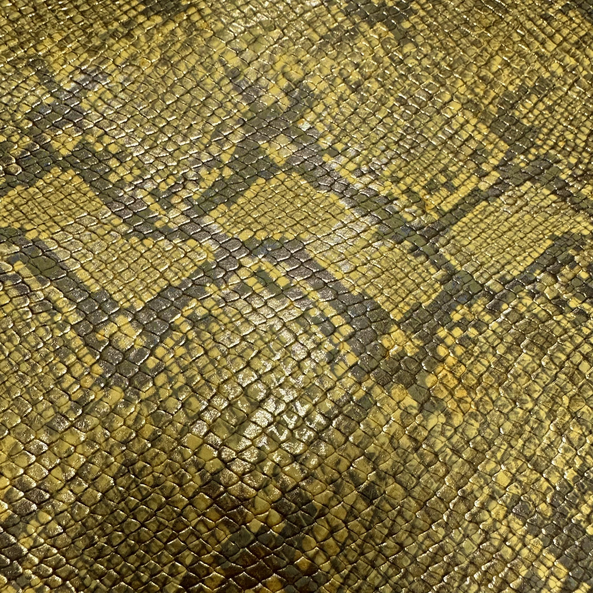 Schuh- & Taschenleder „Python Gold“ – Rindleder mit 3D-Reptilprägung & Metallic-Finish