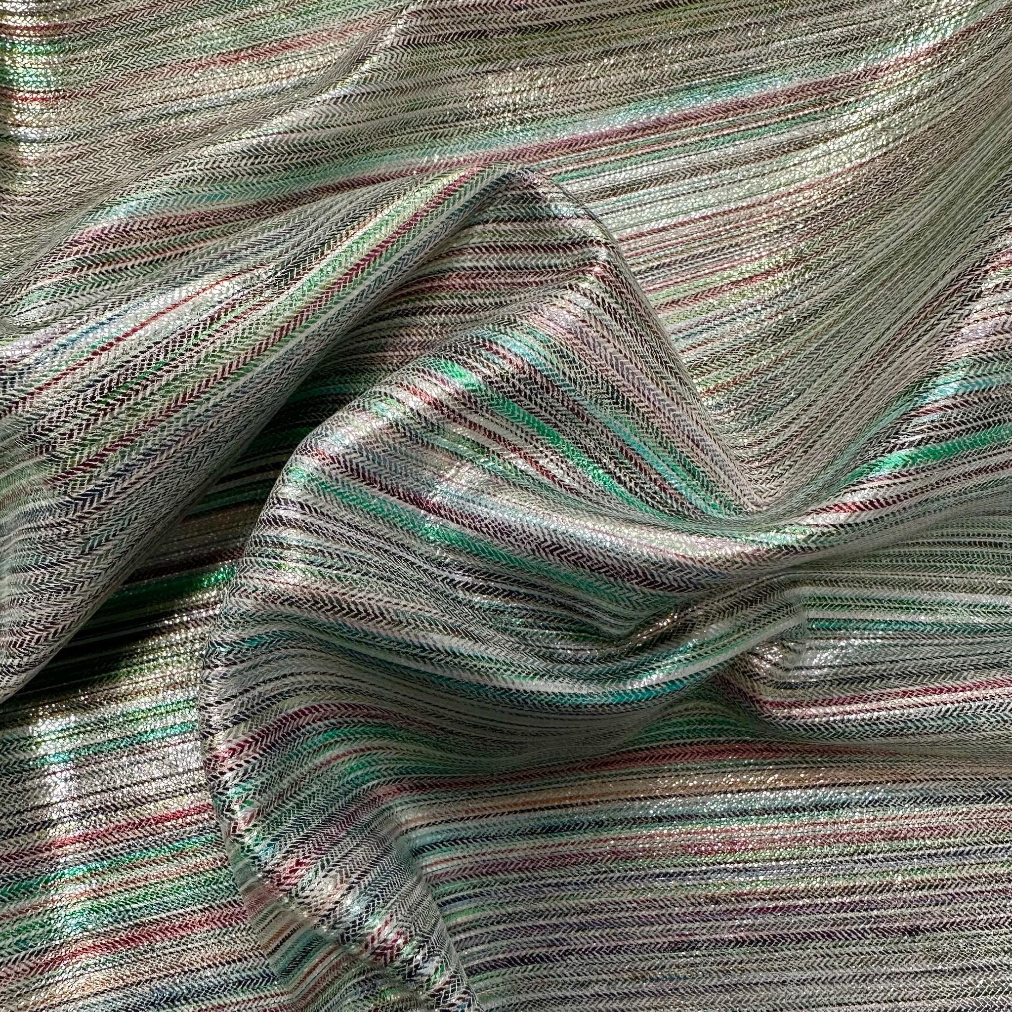 Schuh- & Taschenleder „Iridescent Lines“ – Rindleder mit schimmerndem Folieneffekt