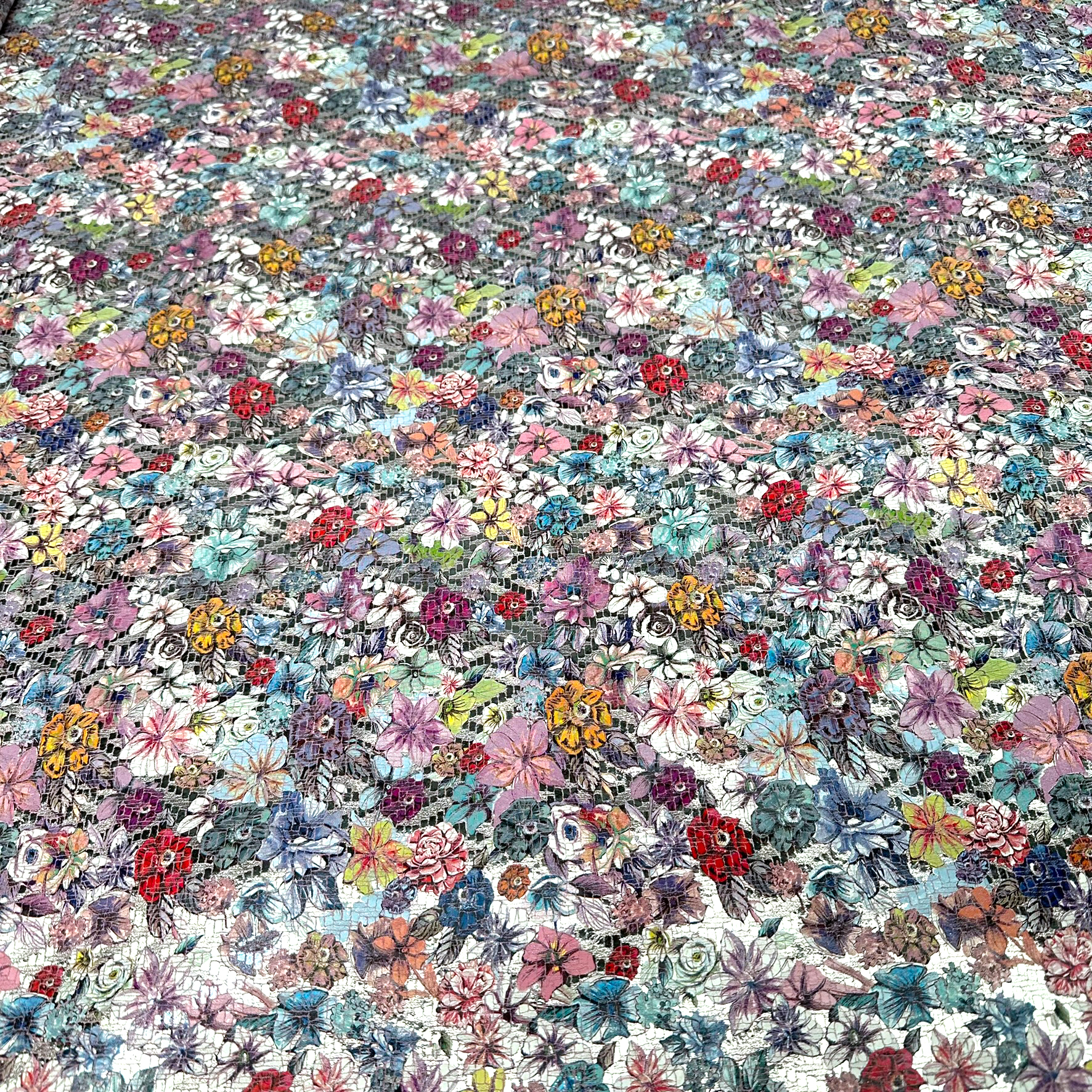 Schuh- & Taschenleder „Blumenmeer Multicolor mit Silberakzenten“ – Rindleder mit floraler Folierung in Mosaikoptik 