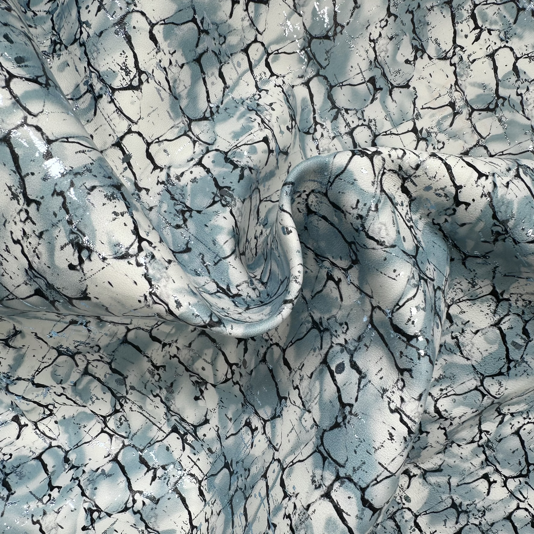 Schuh- & Taschenleder „Abstract Silver Smoke“ – Lammnappa mit Metallic-Print