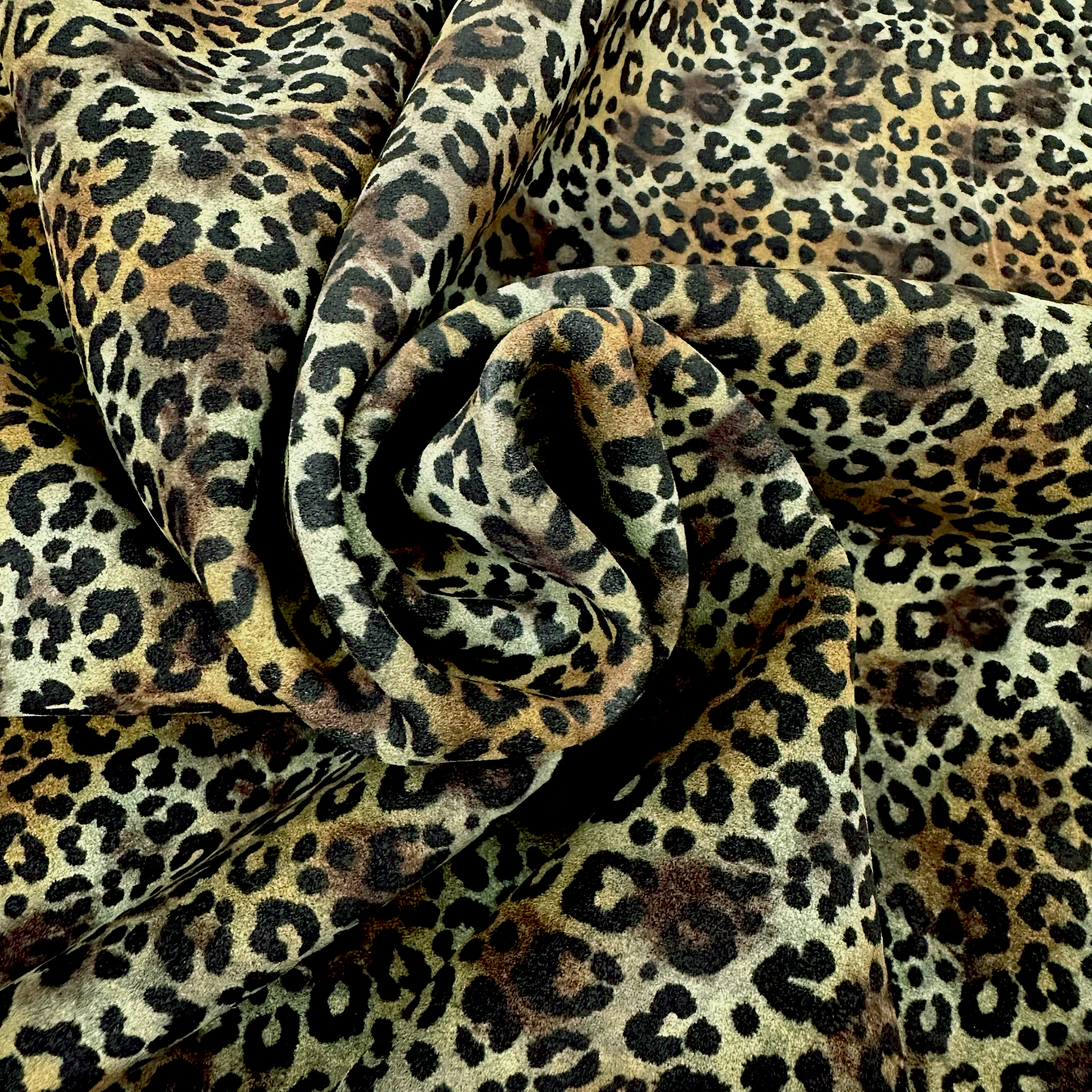 Schuh- & Taschenleder „Leopard Olivgrün Velour“ – Veloursleder mit Leoprint  in Grün