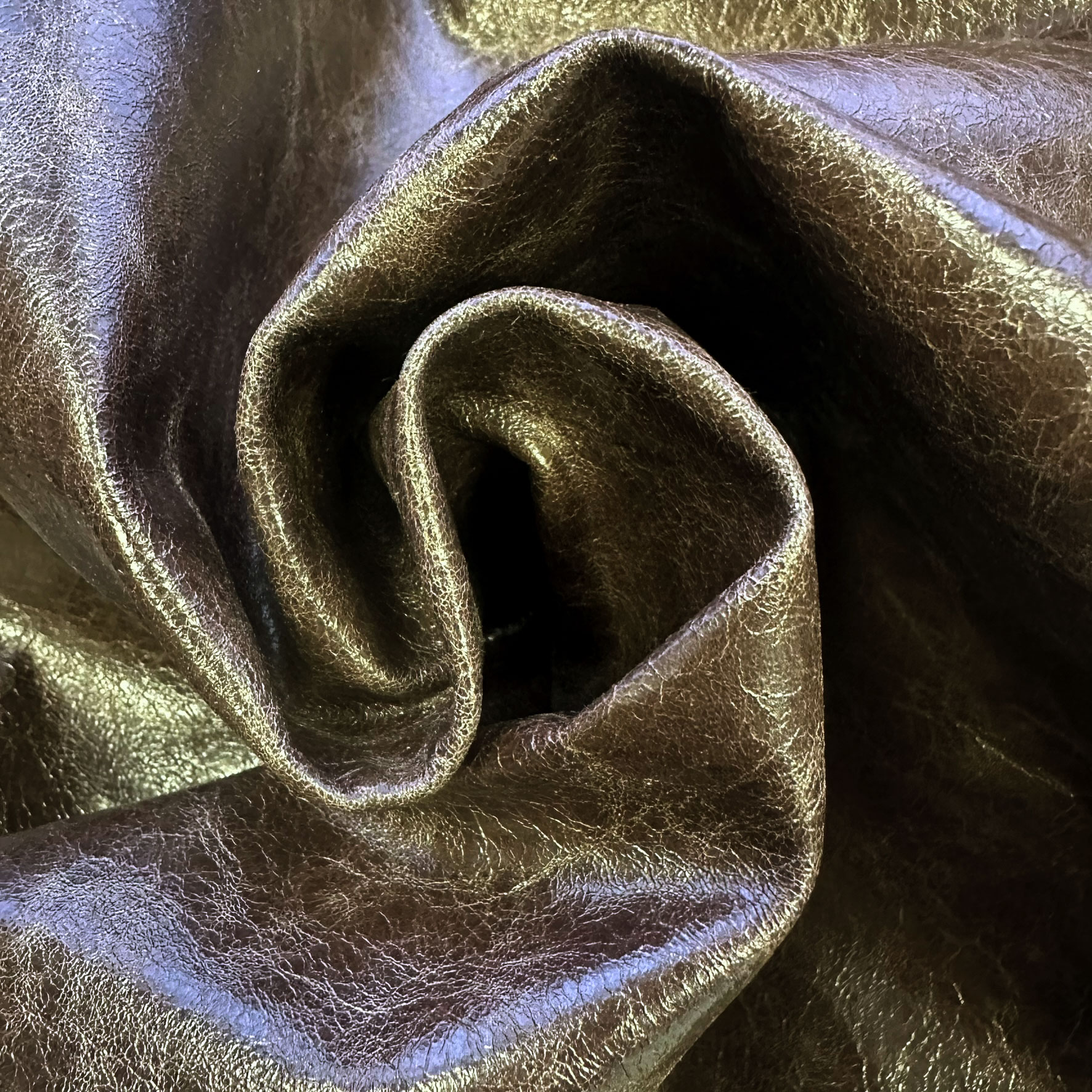 Bekleidungsleder  „Dunkelbraun Crash“ – Lammleder in Antikoptik