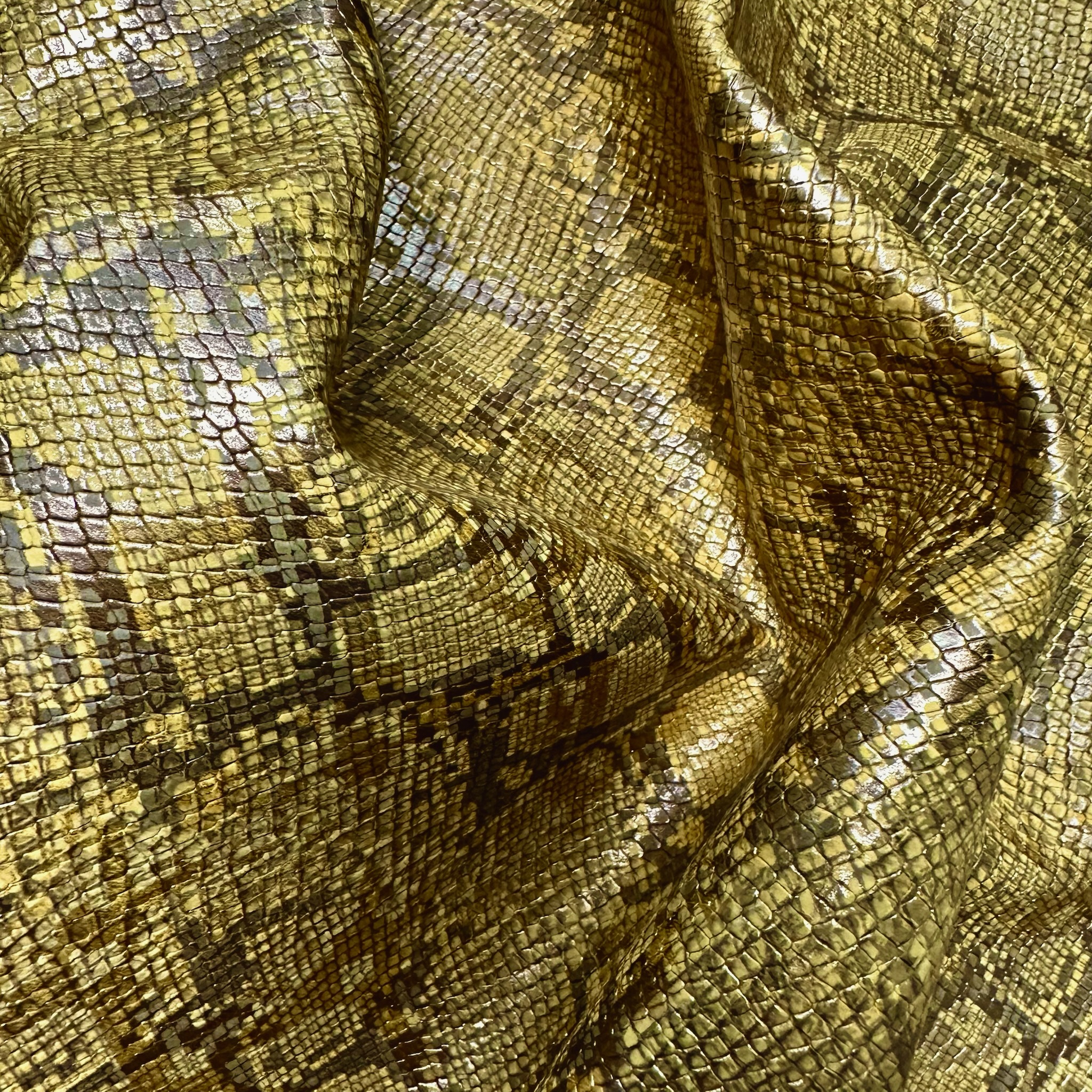 Schuh- & Taschenleder „Python Gold“ – Rindleder mit 3D-Reptilprägung & Metallic-Finish