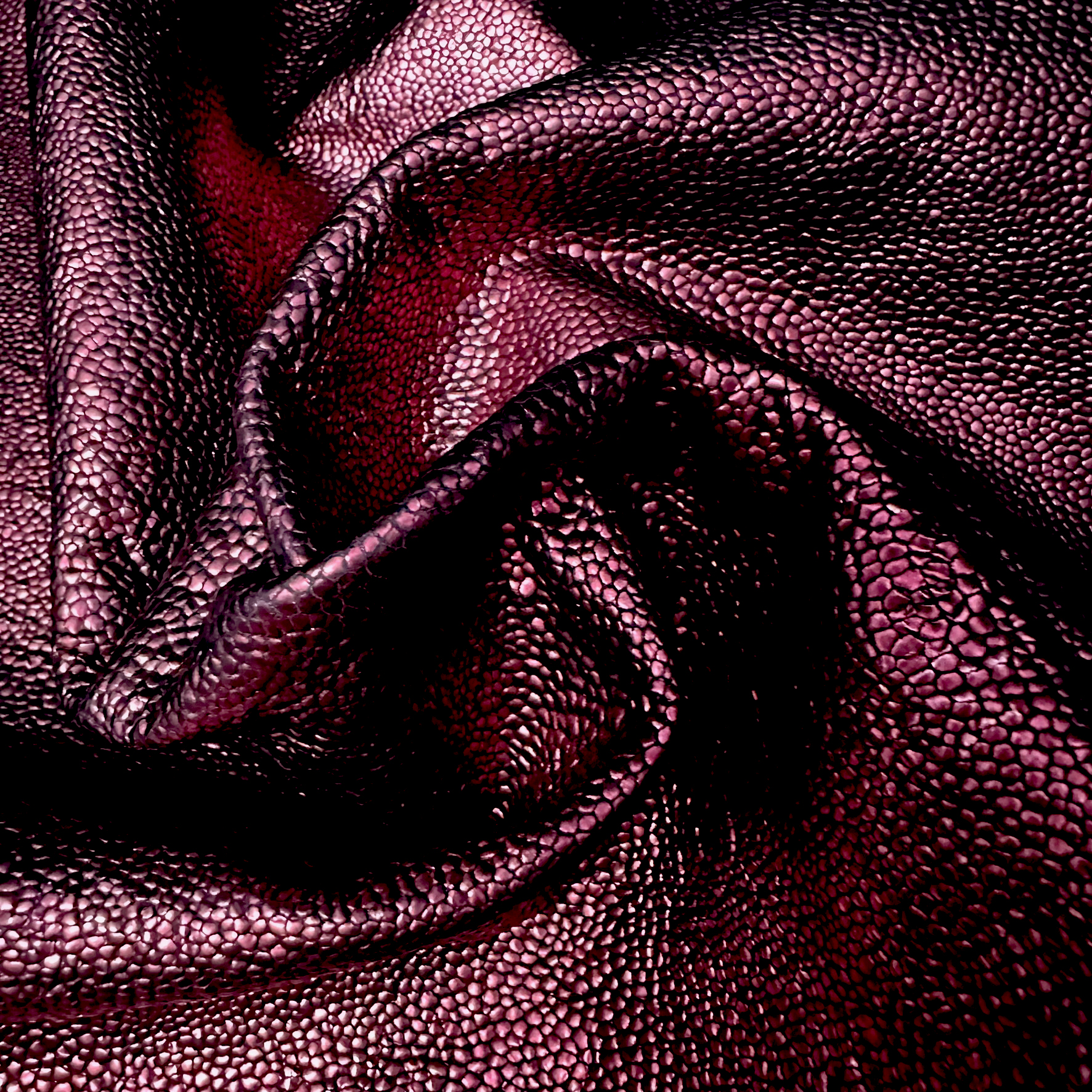 Schuh- & Taschenleder „Weinrot Metallic Noppe“ – Rindleder mit 3D-Noppenstruktur  