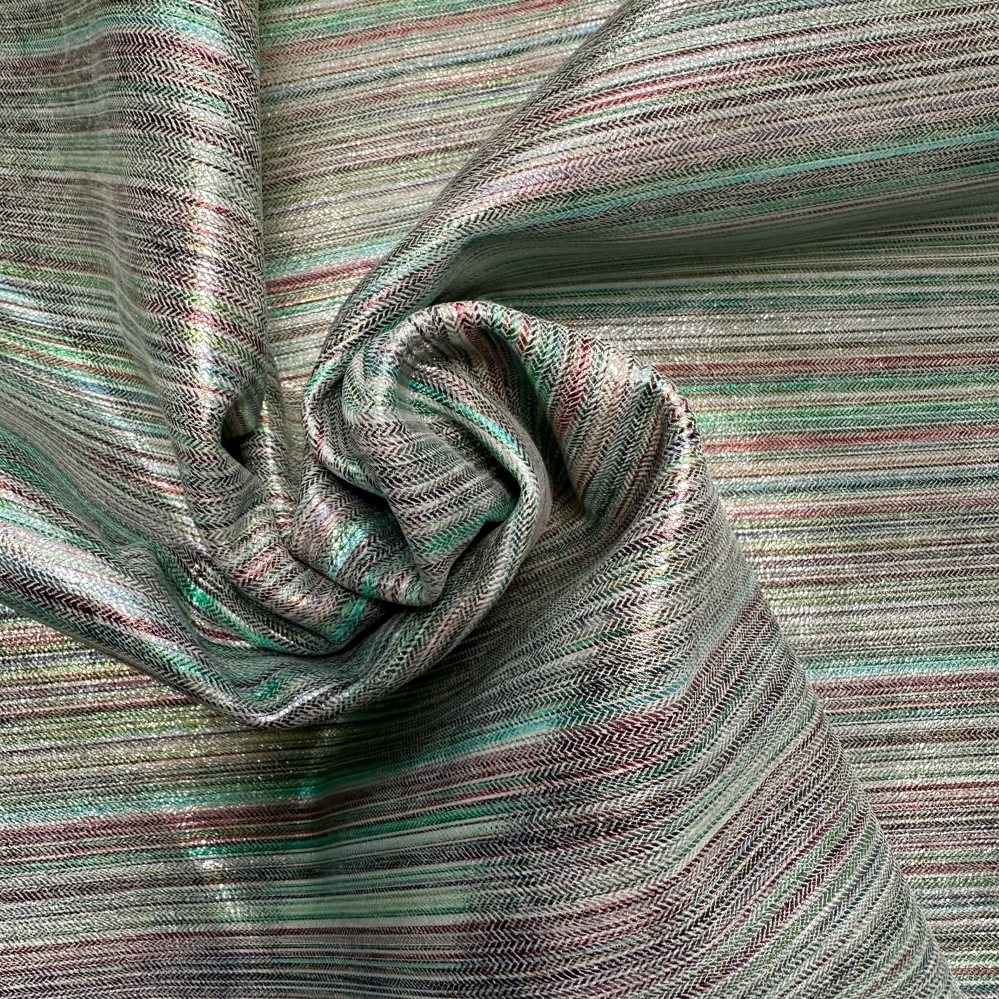 Schuh- & Taschenleder „Iridescent Lines“ – Rindleder mit schimmerndem Folieneffekt